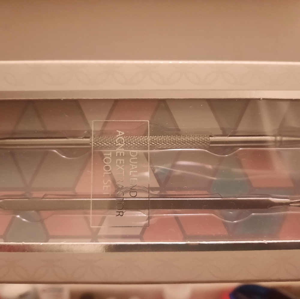 Perfect pimple poppin' kit